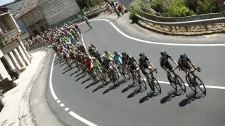 El pelotón en la segunda etapa de la Vuelta ciclista a España 2016