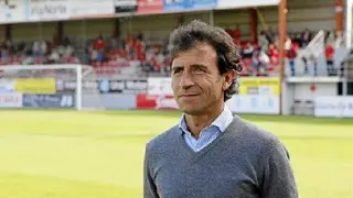 Luis Milla, hace siete meses en la banda del Anxo Carro de Lugo cuando ejercía de entrenador del club gallego antes de su traumática dimisión. El sábado volverá ahí, pero al frente del Real Zaragoza.