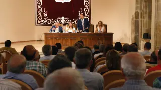 El Aula Magna Tirso de Molina ha acogido este lunes la primera reunión del Consejo de Alcaldes