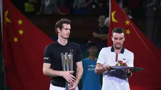 Momento de la entrega de trofeos en Shanghái.