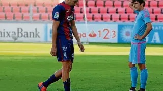 Carlos David, que reaparecía tras su lesión, se tuvo que retirar prematuramente ante el Mirandés.