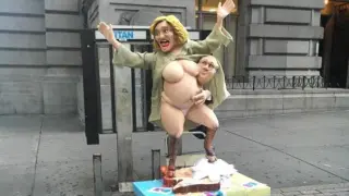 La estatua de Hillary Clinton