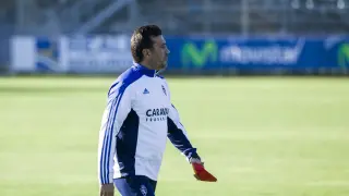 El entrenador del Real Zaragoza, Raúl Agné, en su primera toma de contacto con el equipo