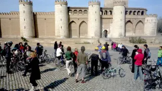 Ruta en bici para conocer la historia de Zaragoza.