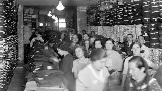 Los almacenes las Nuevas Sederías de Zaragoza, en julio de 1935, en pleno periodo de liquidaciones.