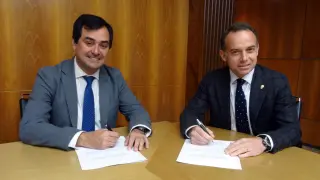 Firma del acuerdo entre el Real Zaragoza e Hiberus Tecnología