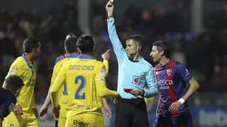 Nagore, a la derecha del árbitro, en su último partido en Copa contra Las Palmas
