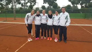 María Martínez, Andrea Martínez, Marta Sexmilo, Irene Burillo, Nuria Parrizas y Jesús Sáncho (capitán).