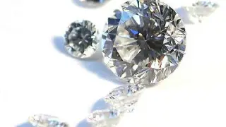Diamantes pulidos.