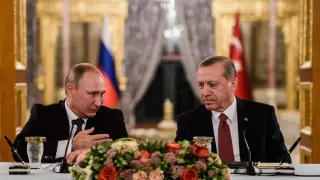 Muere el embajador ruso en Turquía tras ser tiroteado en Ankara