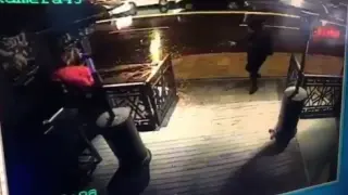 Fotograma de un vídeo en el que se ve al autor del atentado