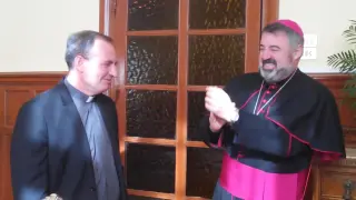 A la izquierda, el Obispo electo de Osma-Soria, con el Obispo de Calahorra y La Calzada-Logroño