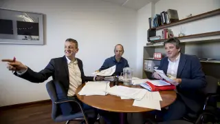 Fernando Rivarés, Carmelo Asensio y Javier Trívez, en la reunión de ayer.