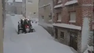 Nieve en las calles de Mosqueruela.