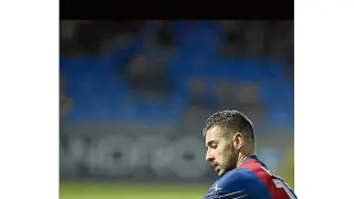 Álvaro Vadillo se lamenta durante el partido con el Alcorcón.
