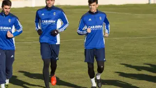 Irureta y Cabrera, junto a Bedia, este martes en el entrenamiento.