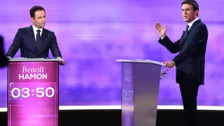 Hamon y Valls, en el debate celebrado la noche de este miércoles.