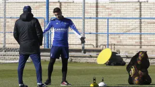 Cani y Agné dialogan antes del entrenamiento en la Ciudad Deportiva.