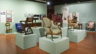 Exposición de muebles de Loscertales en el Centro de Historias
