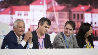 Javier Arenas, Antonio Román, Roberto Bermúdez de Castro y Carmen Crespo, ayer en la ponencia económica y territorial del PP.