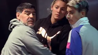 Maradona y su novia a su llegada al hotel en Madrid.