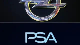 Logos de Opel y PSA.