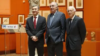 Víctor Iglesias,Amado Franco y José Luis Aguirre, en la presentación de los resultados de Ibercaja