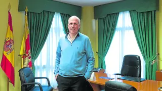 El alcalde de Villanueva de Gállego, el pasado lunes, en su despacho del Ayuntamiento.