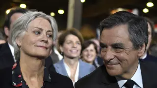 Françoise Fillon y su mujer
