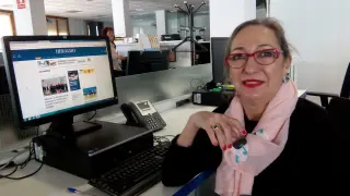 Luisa Gavasa en la redacción de Heraldo.es