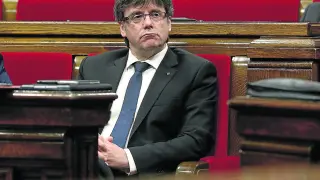 El presidente de la Generalitat, Carles Puigdemont, ayer en elParlamento catalán.
