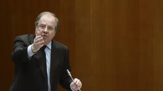 El presidente de la Junta de Castilla y Léon, Juan Vicente Herrera, durante su intervención en la sesión plenaria de las Cortes.