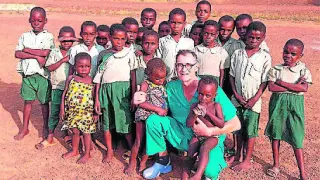 Millán en una foto durante su estancia en Camerún publicada en su blog 'médicoytrovador'.