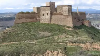 Vista del castillo de Monzón.