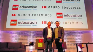 Javier Cendoya, director general de Edelvives, y Gareth Boldsworth, jefe de Ventas de Lego Education.