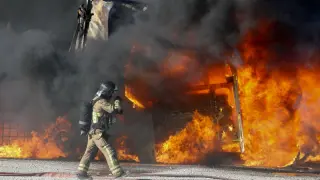 Incendio en una industria de Villanueva de Gállego