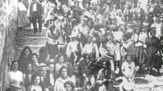 Los vecinos de Quinto posan para revivir una foto histórica de 1925