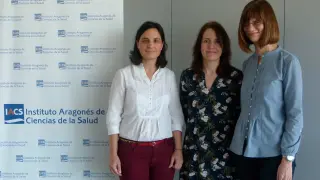 De izda. a dcha., Silvia Vázquez, María Pilar Blas y Patricia Gavín, del equipo investigador.