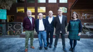 Mariano Buenaluque, José Miguel Pérez Bernad, José Luis Trasobares, Eduardo Bayona y Maribel Valero, en Las Armas.