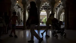 La Aljafería, uno de los edificios zaragozanos más visitados por los turistas, va ser inspiración para cuatro cineastas.