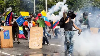 Manifestantes se enfrentaron a la Guardia Nacional Bolivariana esta semana.