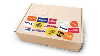 Imagen de un paquete con los logos de diferentes empresas.