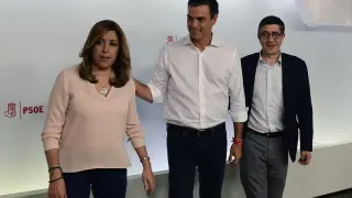 Susana Díaz, Pedro Sánches y Patxi López posan en Ferraz.
