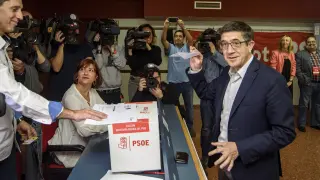 El candidato Patxi López ha votado en Portugalete
