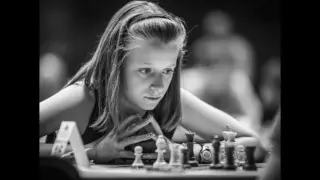 Un crowdfunding por la joven reina del ajedrez aragonés