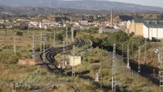 Red ferroviaria de Monzón, de la que parte la intermodal situada en el polígono industrial.