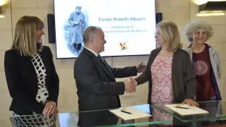 La DPH y la familia Albasini firman un acuerdo por la cesión del fondo fotográfico a la Fototeca Provincial.