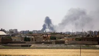 El Observatorio Sirio de Derechos Humanos confirmó que efectivos y milicianos progubernamentales se adentraron en Al Raqa.