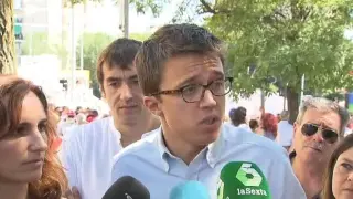 Errejón pide a Rajoy y Puigdemont que eviten un "choque de trenes"