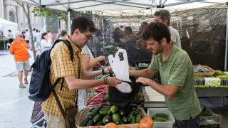 Mercado ecológico en la Plaza del Pilar